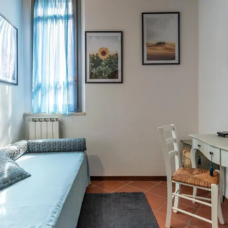 Apartment Tuscany Balcony: Crete Senesi *