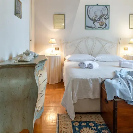 Apartment Tuscany Balcony: Crete Senesi Casetta