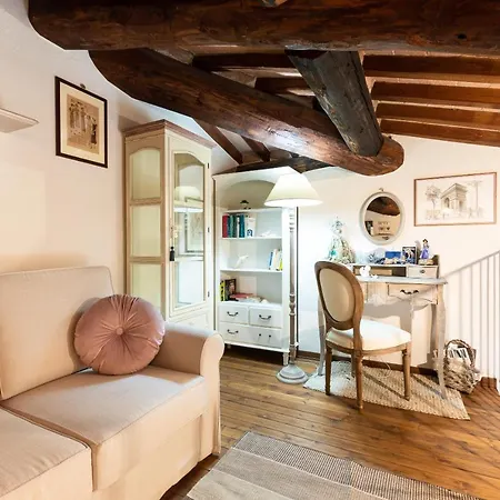 Apartment Tuscany Balcony: Crete Senesi