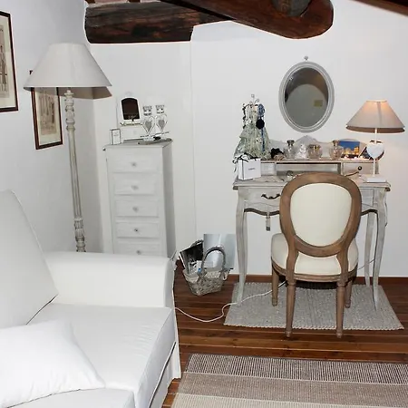 Tuscany Balcony: Crete Senesi Apartamento