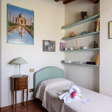 Tuscany Balcony: Crete Senesi Casetta